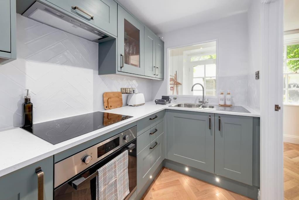 Spacious Apartment - 5 Minutes Walk To Bath Abbey מראה חיצוני תמונה